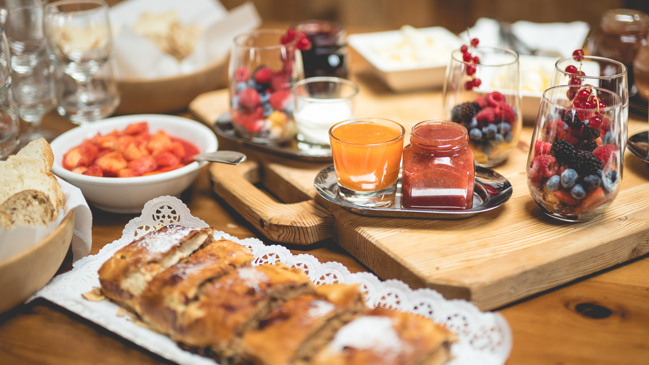 5 prodotti tipici da assaggiare per viaggiare in Dolomiti Paganella, almeno a tavola