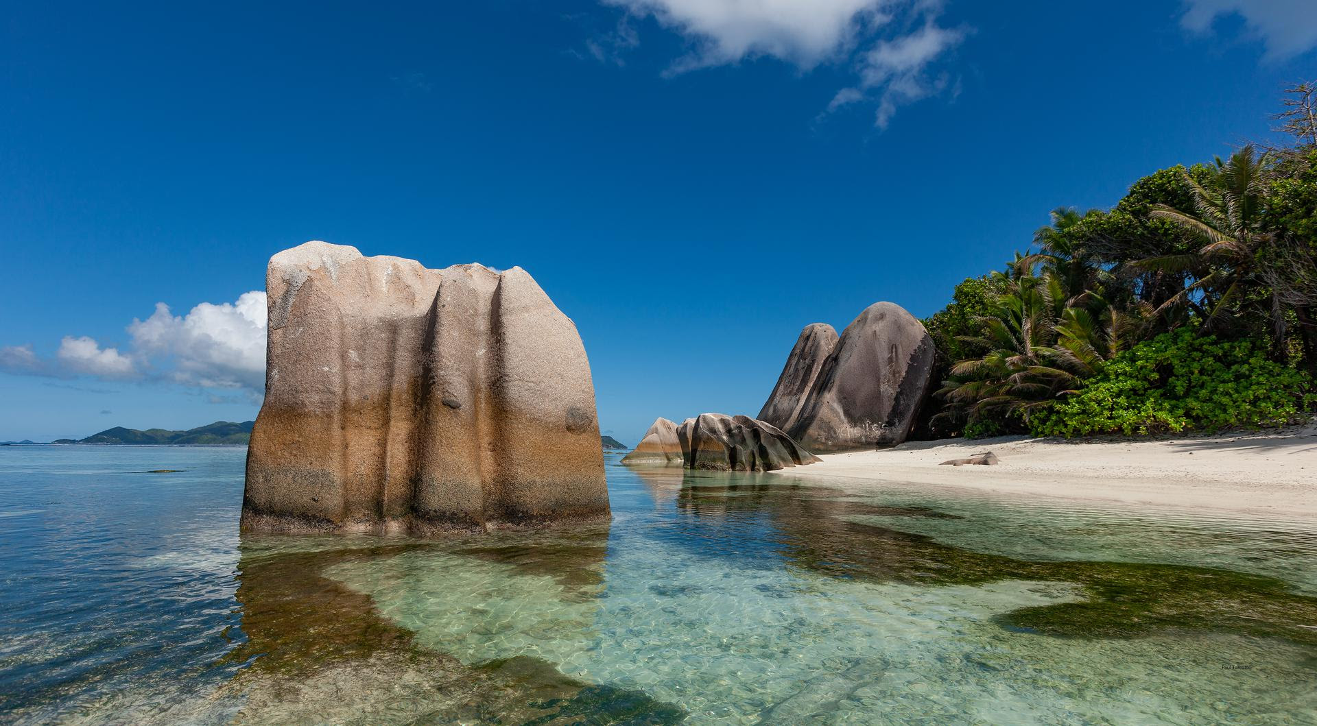 LA DIGUE: L’ISOLA DOVE IL TEMPO SEMBRA ESSERSI FERMATO