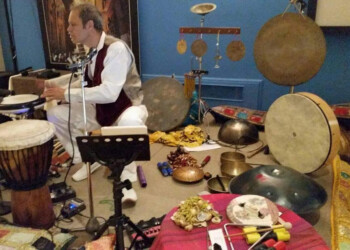 Esce il video ufficiale di “Linea di confine” il nuovo brano dal sapore world dell’eclettico polistrumentista UMBERTO VITIELLO