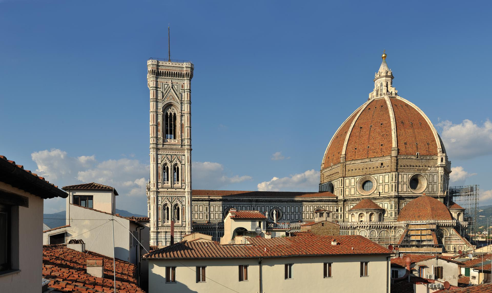 PASSEGGIATE ALLA SCOPERTA DI UNA FIRENZE INEDITA
