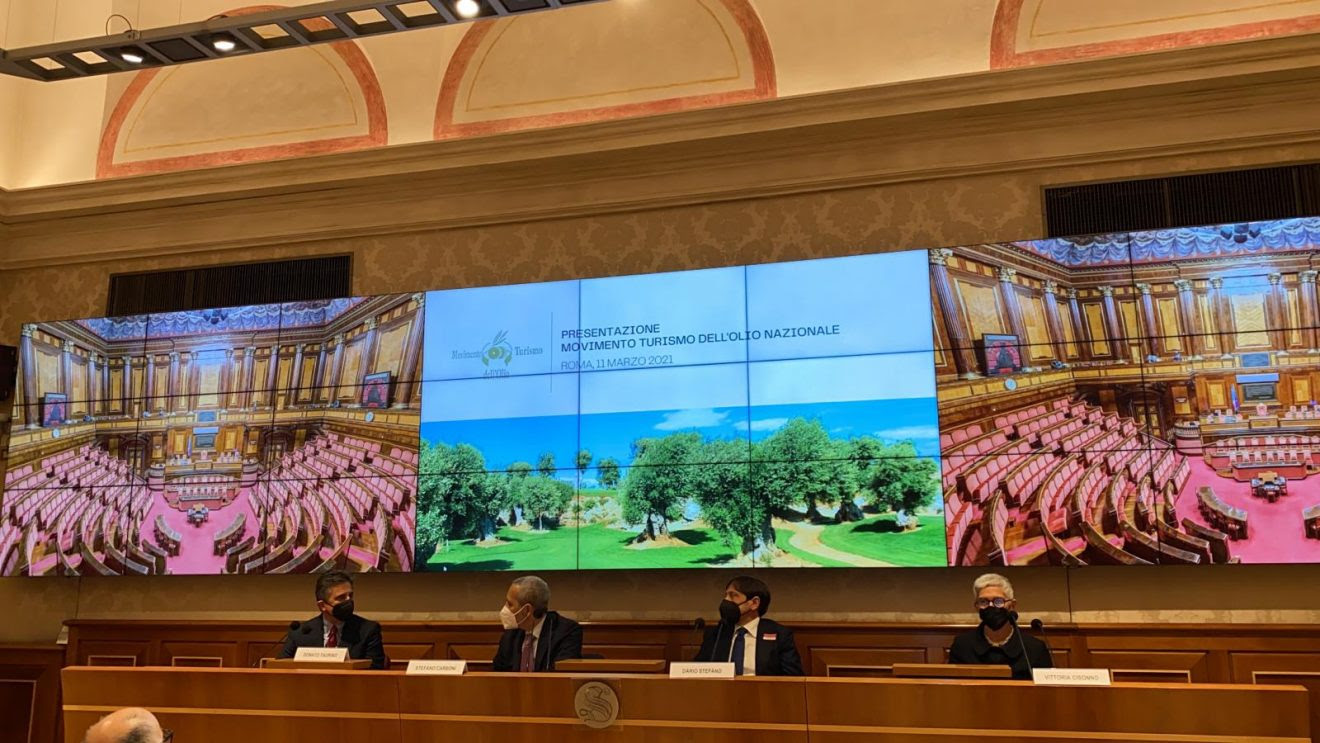 OLIO E TURISMO FANNO SISTEMA SEGUENDO L’ESEMPIO DEL MOVIMENTO TURISMO DEL VINO