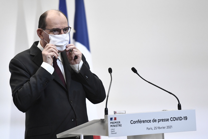 Vaccini: Francia, premier si vaccinerà con AstraZeneca