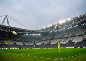 Vaia e la riapertura degli stadi: “Bisogna vaccinare”