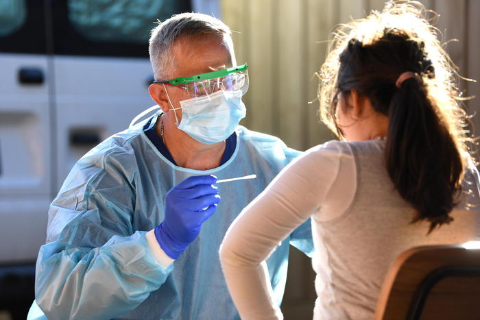 Virus del raffreddore blocca per pochi giorni il Sars-Cov-2