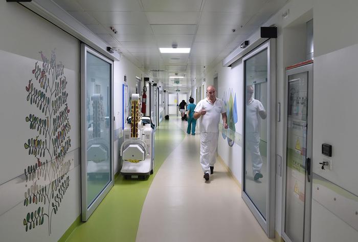 Vive 525 giorni con cuore artificiale, trapiantato bimbo