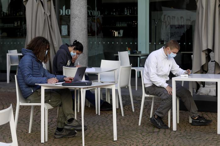 Alunna bendata durante interrogazione in dad, accertamenti