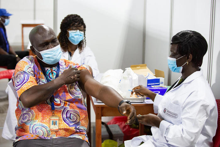 Amref, ‘un vaccino per il bene dell’Africa e di tutti’