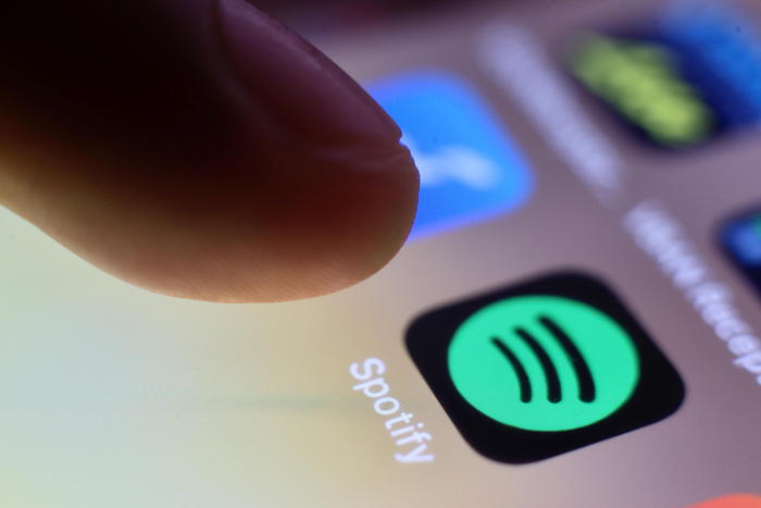 Anche Spotify copia Clubhouse, punta sui ‘live audio’
