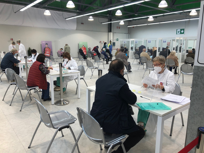 >ANSA-IL-PUNTO/COVID: Vaccini: Figliuolo, useremo tutto