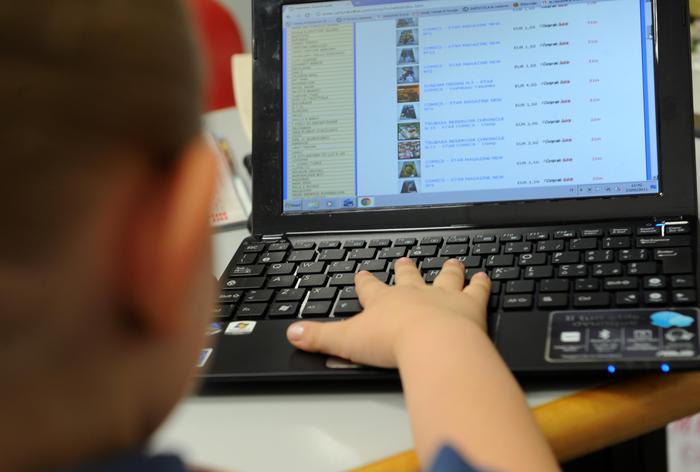 Appello a Zuckerberg, cancelli progetto Instagram per bimbi