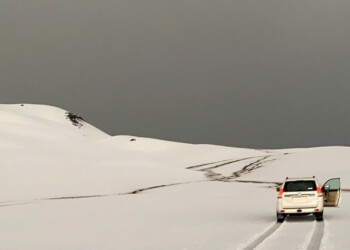 Arabia Saudita, grandine nel deserto! Tutto incredibilmente bianco