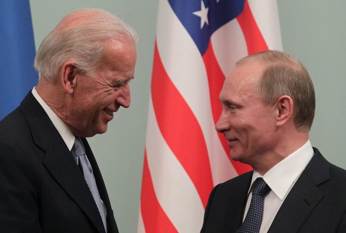 Biden a Putin, ‘allentare le tensioni sull’ Ucraina’