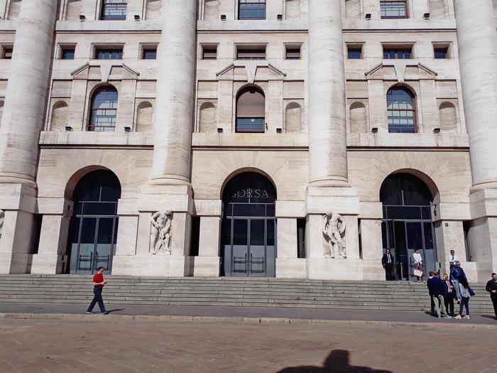 Borsa: Milano chiude in ribasso, -0,17%