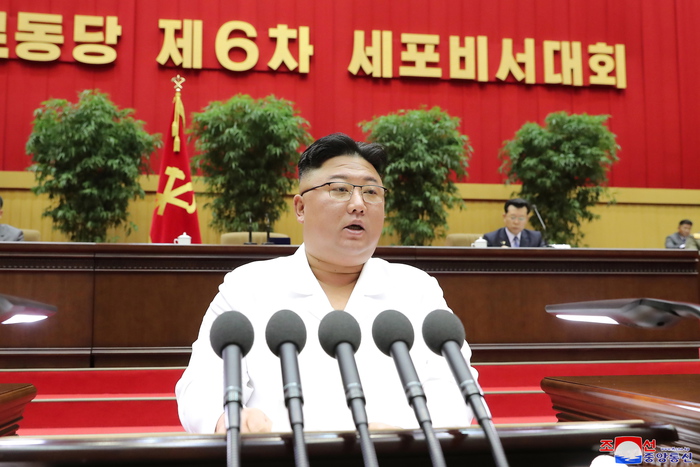 Corea Nord: Kim, affrontiamo peggiore situazione in assoluto