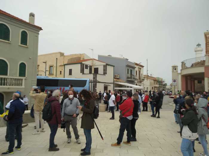 Covid: flash mob di ristoratori nei luoghi di Montalbano
