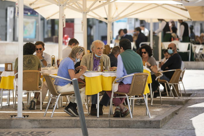 Covid: il Portogallo riapre musei, bar e scuole secondarie