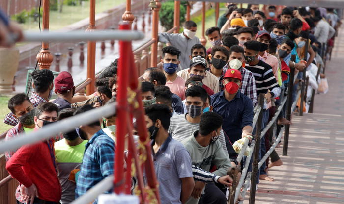 Covid: India, Delhi impone il coprifuoco notturno