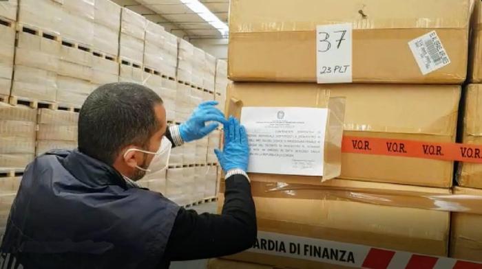Covid:Azienda Zero del Veneto blocca mascherine in magazzino