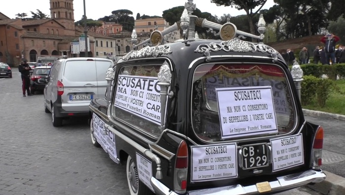 Covid:”smaltire cremazioni”, protesta imprese funebri a Roma
