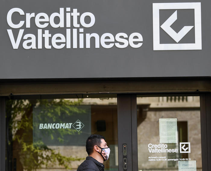 Creval: Credit Agricole, confermiamo senso strategico Opa