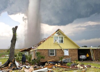Florida, raffica di temporali con tornado. Video