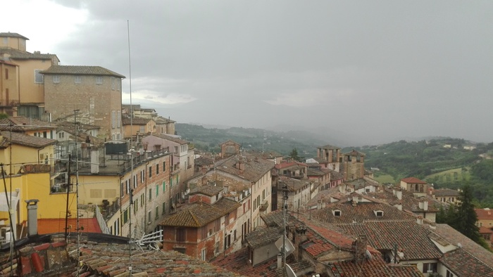 In Umbria Rt a 1,01 discesa curva si appiattisce