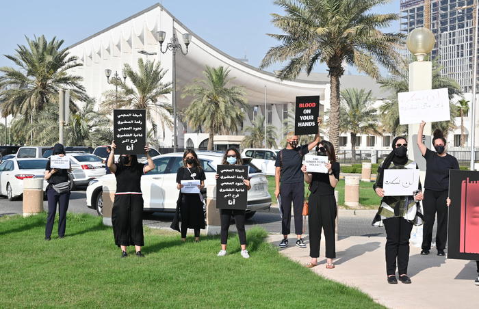 Kuwait: decine in piazza contro violenza sulle donne