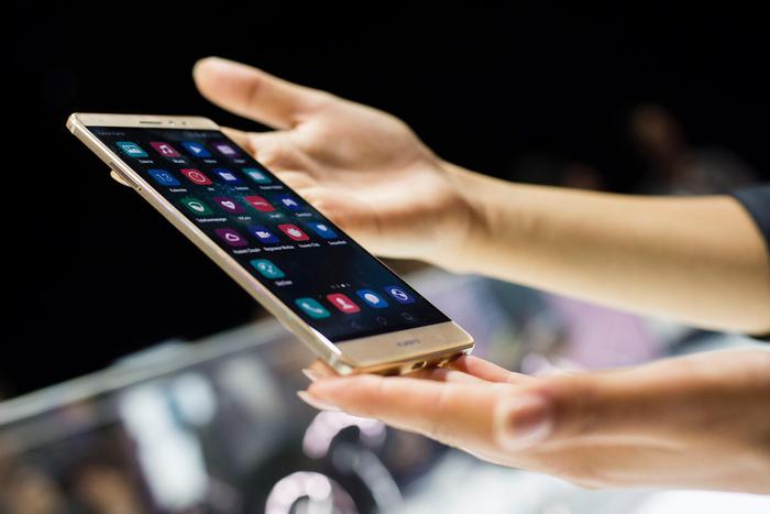 La modalità notturna dei dispositivi non favorisce il sonno