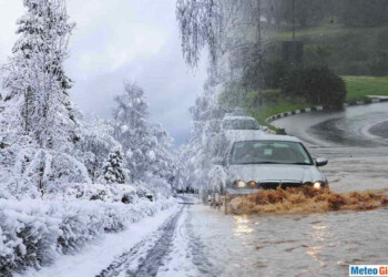 Meteo del weekend, irrompe il maltempo: arriva la pioggia e anche la neve