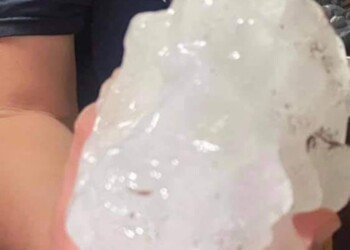 METEO: grandine devasta abitazioni. Chicchi sino 15 cm di diametro