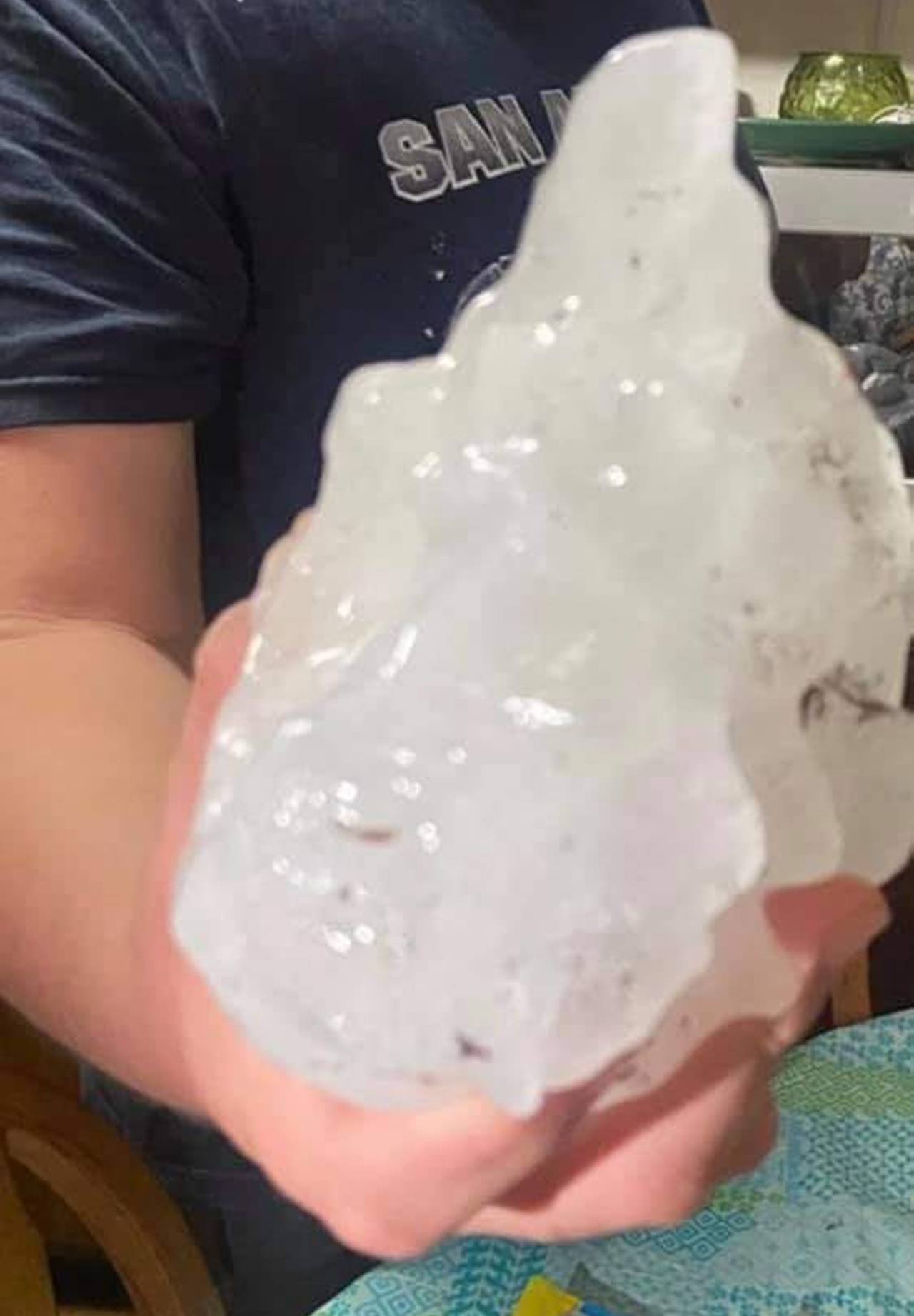 METEO: grandine devasta abitazioni. Chicchi sino 15 cm di diametro