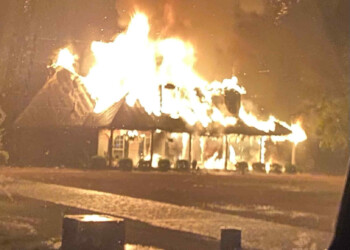 Nord America, tempeste elettriche. Va a fuoco anche una casa