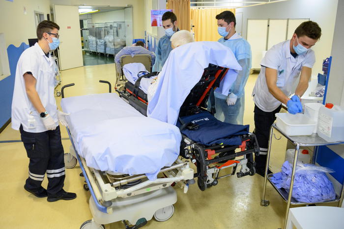 Oms: ‘Pandemia a un punto critico, infezioni esponenziali’