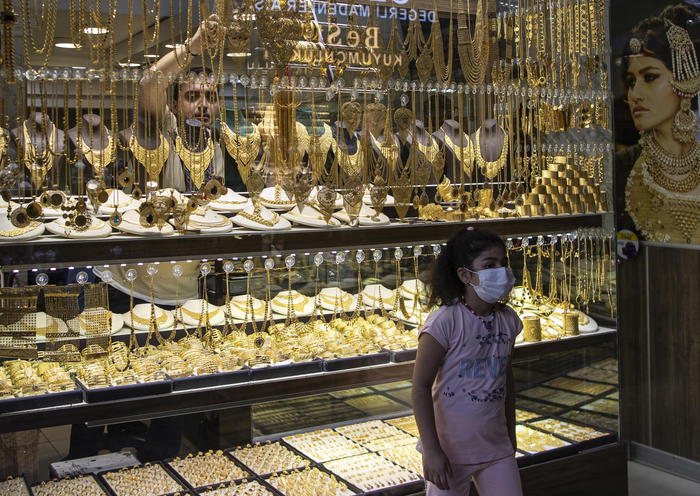 Oro: in lieve rialzo a 1.746 dollari l’oncia