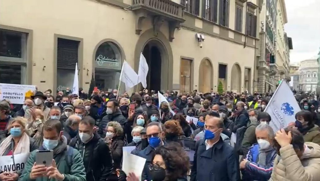 “FATECI RIAPRIRE, VOGLIAMO FESTEGGIARE IL 1° MAGGIO AL LAVORO”