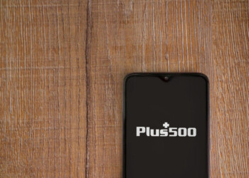 Plus500 afferma che le sue entrate sono diminuite del 36% nel Q1 fiscale