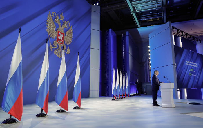 Putin, ‘chi minaccia nostra sicurezza se ne pentirà’