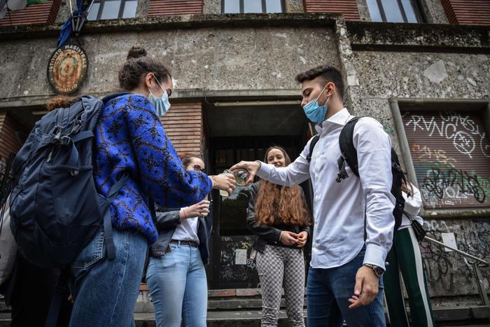 Scuola: dal 26 aprile ameno 7,6 milioni di alunni in classe, l’89,5%