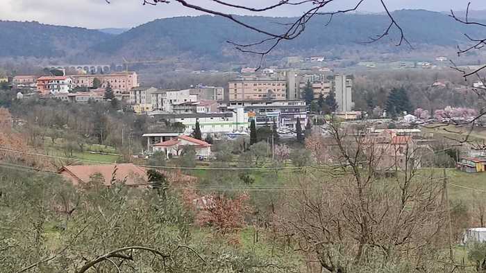 Smonta dal turno e si schianta con auto, morto infermiere