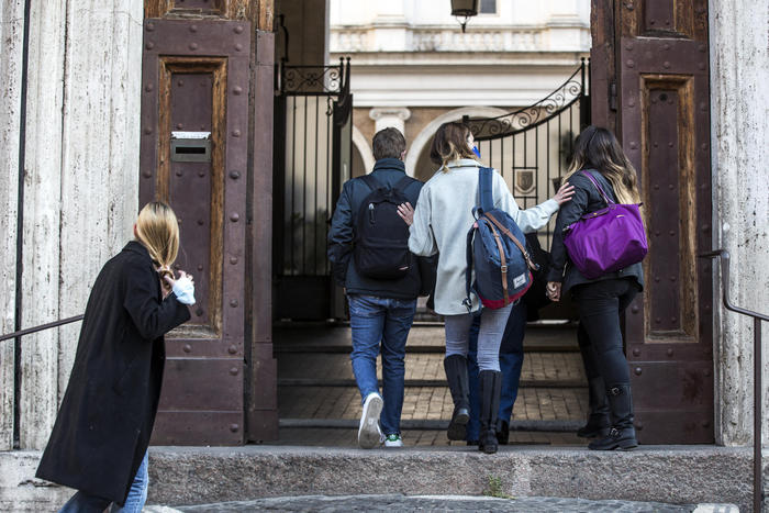 Sulla presenza alle superiori percentuali flessibili fino al 100%