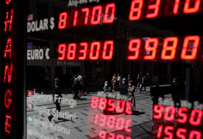 Turchia: maxi-truffa con criptovaluta, decine di arresti