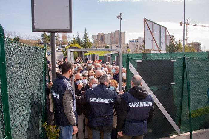 Vaccini: in arrivo 360mila dosi domani, anche Johnson & Johnson