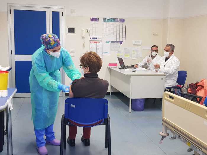 Vaccini: in Sardegna entro aprile altre 128mila dosi Pfizer