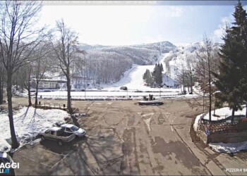 Webcam Live Cerreto Laghi (RE) – veduta Piste da Sci e Piazzale del Lago