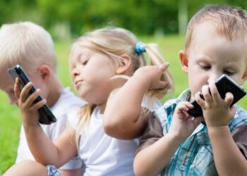 SMARTPHONE, SIPPS: 95% MINORENNI NE FA ABUSO.NO USO 0-8 ANNI, LIMITARLO A 9-12