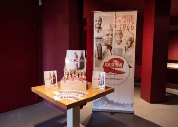 Raspini sostiene Barolo Città del Vino 2021 e il suo “Racconto infinito”