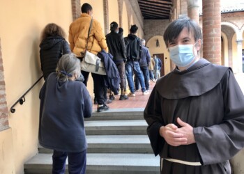 «AUMENTANO LE FAMIGLIE CHE CHIEDONO AIUTO ALLE MENSE FRANCESCANE»