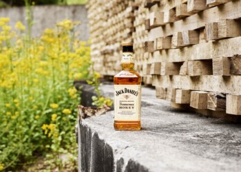 JACK DANIEL’S TENNESSEE HONEY INVITA I CONSUMATORI A TUTELARE L’AMBIENTE PER SALVAGUARDARE LE API