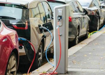 Auto elettriche, dall’Italia all’Europa il problema della ricarica