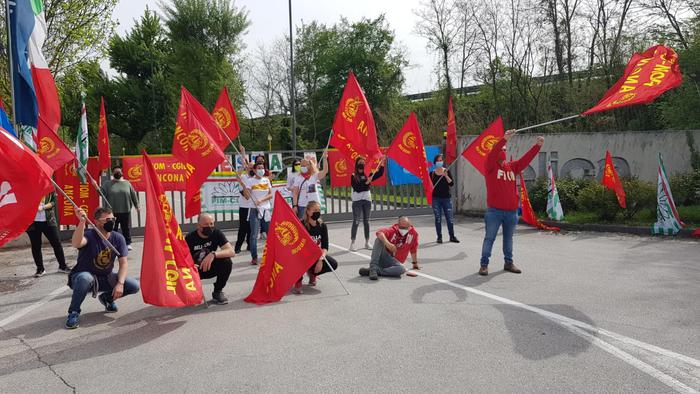 Blocco licenziamenti e riforme, pressing del 1 Maggio